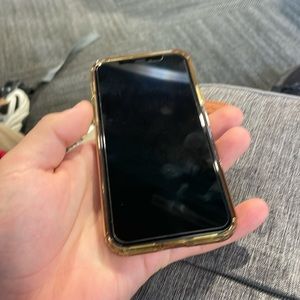 iPhone 11 Pro 256gb and unlock no cracks or scartches
